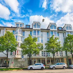 Leonardo West München