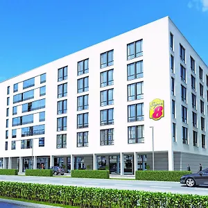 Super 8 By Wyndham West Hotel München